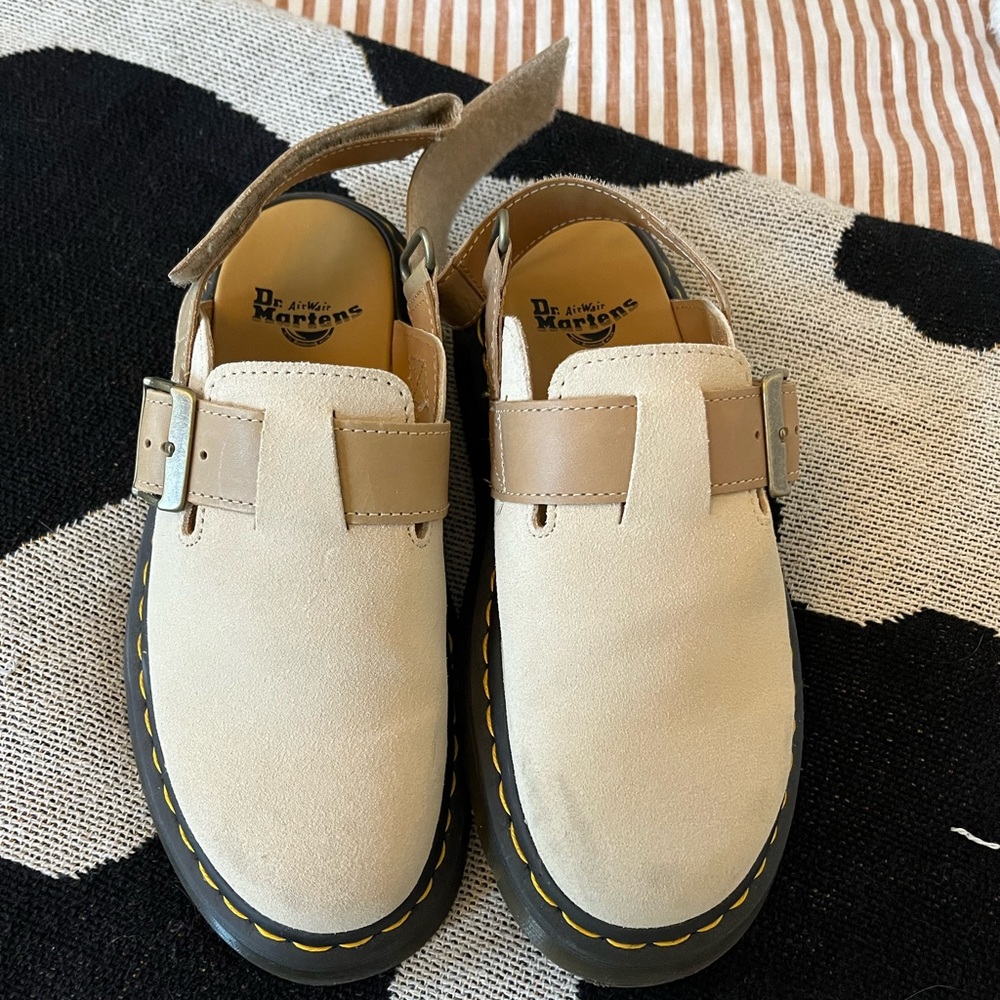 Dr. Martens Beige Jorge Mules